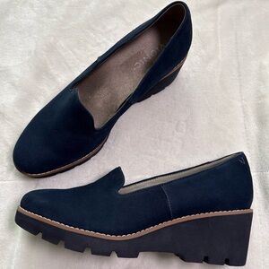 Vionic Willa Wedge Heel Slip-On Loafer Shoes Blue Suede Size 9.5 Water Repellent